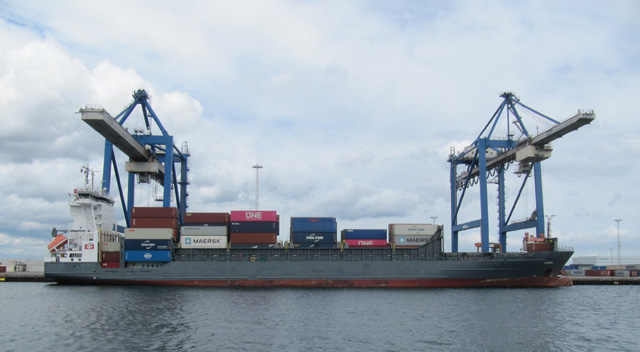 Containerfrachter Anina