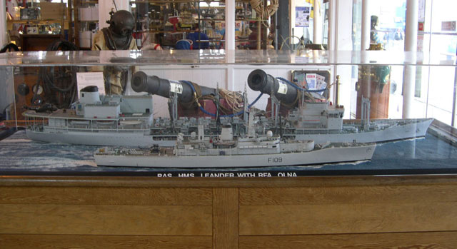 HMS Leander und HMS Olna