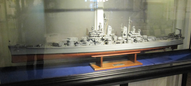 Schwerer Kreuzer USS Fall River im Maritime Museum in Fall River