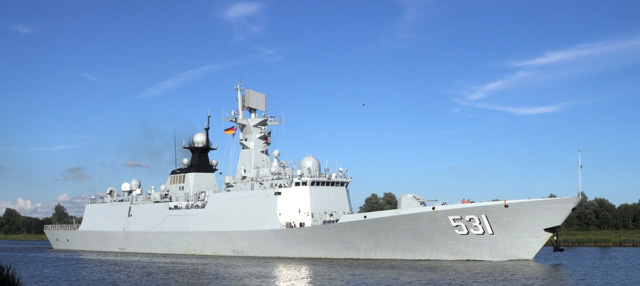 Chinesische Fregatte Xiangtan im Nord-Ostsee-Kanal