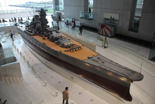 Schlachtschiff Yamato (1/10) im Yamato Museum in Kure