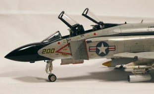 McDonnell Douglas F-4J Phantom II (1/72)