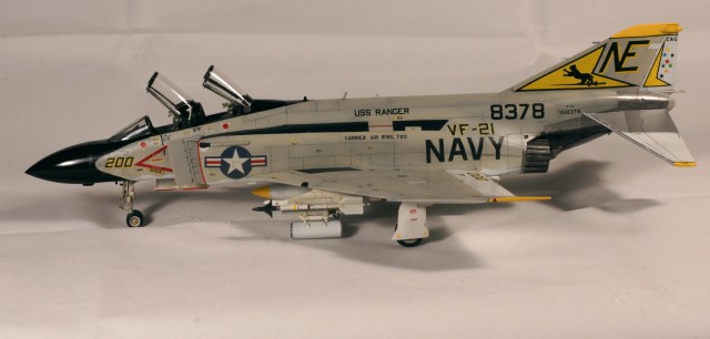 McDonnell Douglas F-4J Phantom II (1/72)