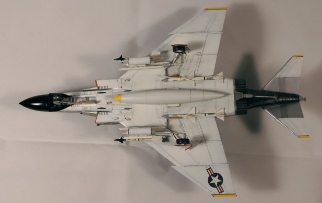 McDonnell Douglas F-4J Phantom II (1/72)