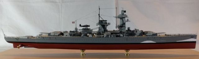 Schwerer Kreuzer (Panzerschiff) Admiral Graf Spee (1/350)