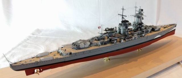 Schwerer Kreuzer (Panzerschiff) Admiral Graf Spee (1/350)