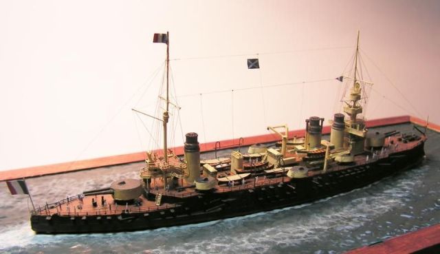 Französisches Schlachtschiff Liberté (1/700)