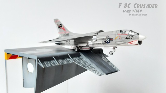 Jäger Vought F-8C Crusader (1/144)