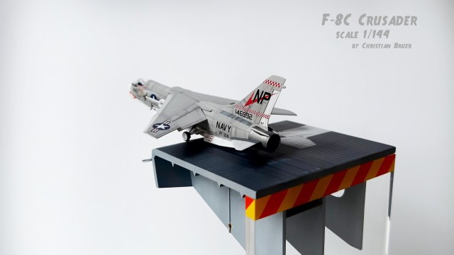 Jäger Vought F-8C Crusader (1/144)