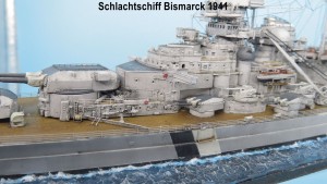 Schlachtschiff Bismarck (1/700)
