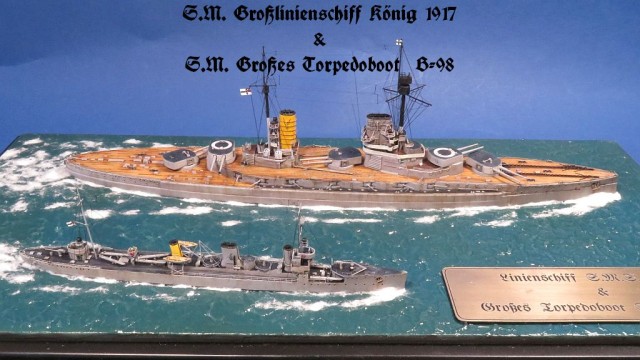 Linienschiff SMS König und Torpedoboot B 98(1/700)