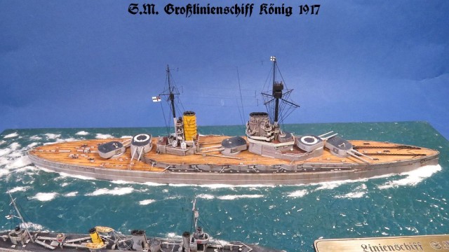 Linienschiff SMS König und Torpedoboot B 98(1/700)