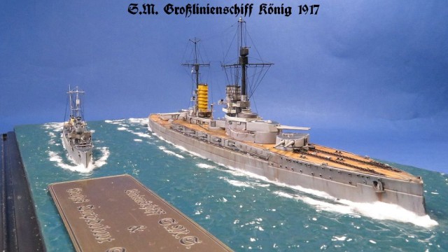 Linienschiff SMS König und Torpedoboot B 98(1/700)