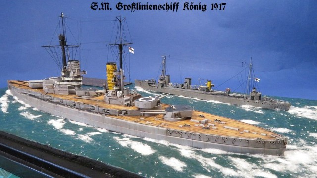 Linienschiff SMS König und Torpedoboot B 98(1/700)