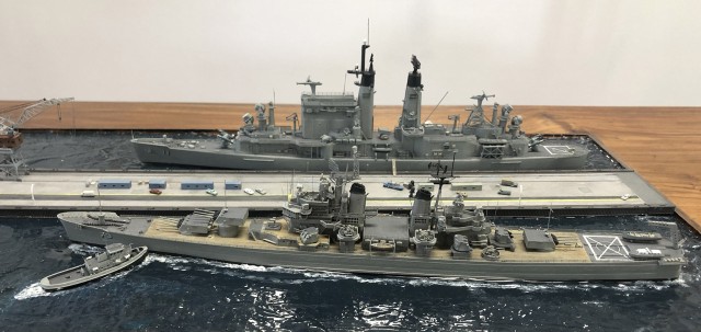 Schwerer Kreuzer St. Paul und Lenkwaffenkreuzer USS Chicago (1/700)