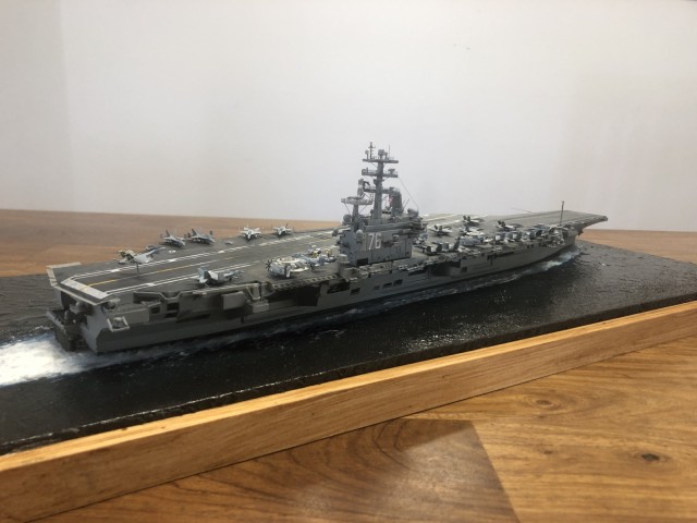 Flugzeugträger USS Ronald Reagan (1/700)