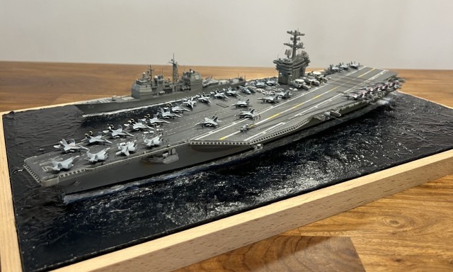 Flugzeugträger USS Theodore Roosevelt (1/700)