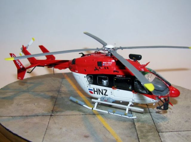 Offshore-Hubschrauber Eurocopter EC 145 (1/72)