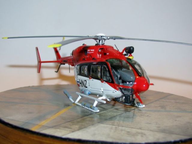 Offshore-Hubschrauber Eurocopter EC 145 (1/72)