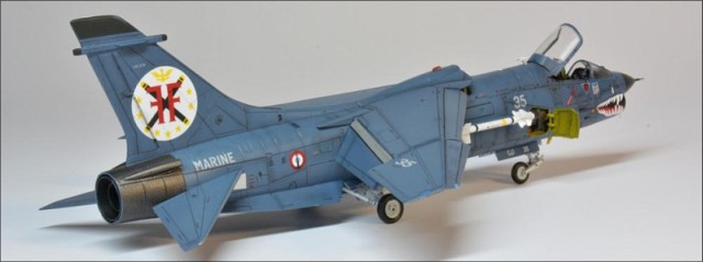 Jagdflugzeug Vought F-8P Crusader (1/72)