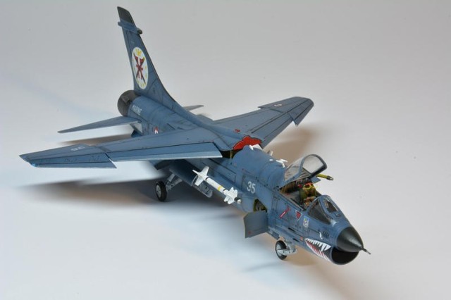 Jagdflugzeug Vought F-8P Crusader (1/72)