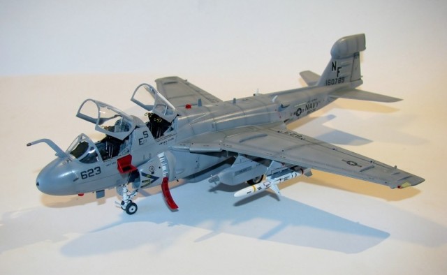 Flugzeug für elektronische Kampfführung Grumman EA-6B Prowler (1/72)