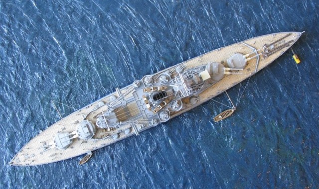 Schlachtschiff HMS Valiant (1/700)