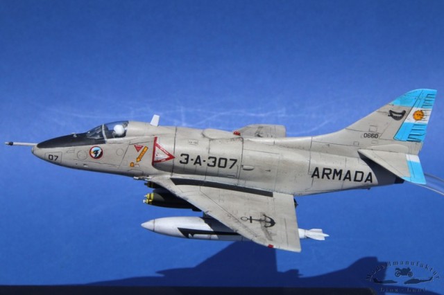 Kampfflugzeug Douglas A-4Q Skyhawk (1/72)