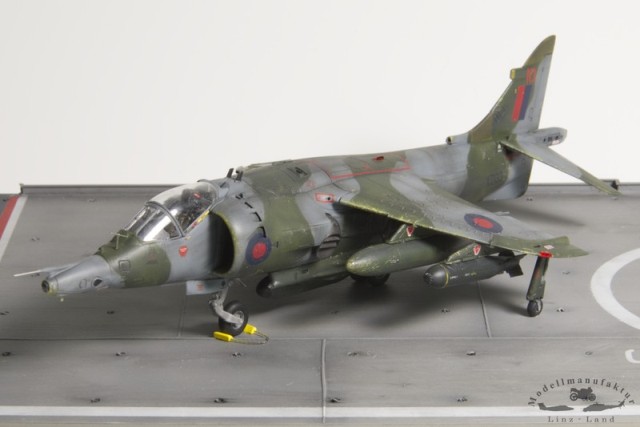 Kampfflugzeug Hawker Siddeley Harrier Gr.3 (1/72)