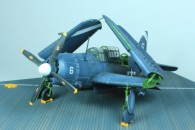 Curtiss SB2C-4 Helldiver (1/72)