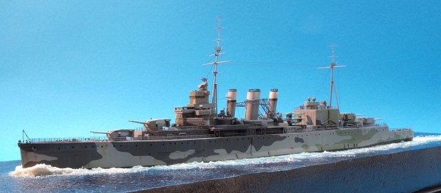 Schwerer Kreuzer HMS Suffolk (1/600)