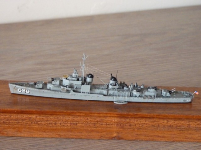 Zerstörer USS English (1/700)