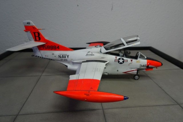 Trainingsflugzeug North American T-2C Buckeye (1/72)