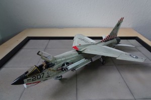 Jäger Vought F-8J Crusader (1/72)