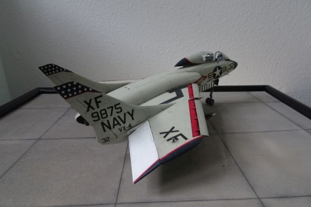 Jagdflugzeug Chance Vought F7U-3M Cutlass (1/72)