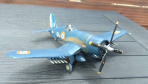 Jagdbomber Vought F4U-7 Corsair (1/72)