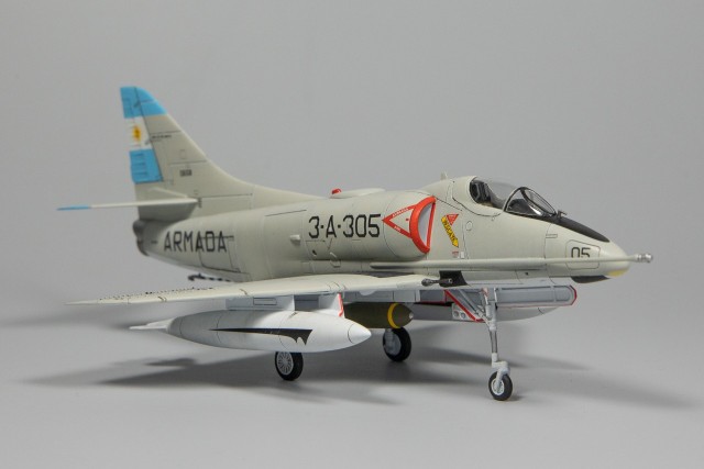 Kampfflugzeug Douglas A-4Q Skyhawk (1/72)