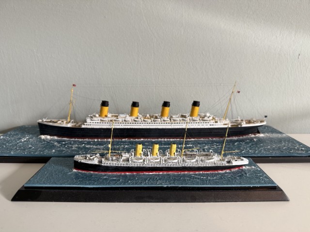 Passagierschiff Columbia und Olympic (1/700)