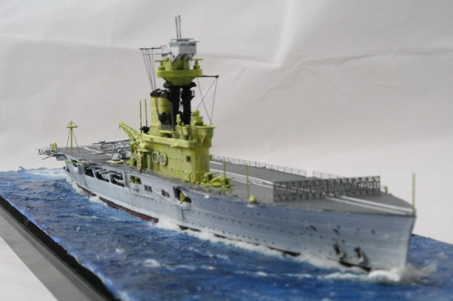 Flugzeugträger HMS Hermes (1/700)