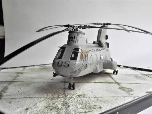 Transporthubschrauber Boeing-Vertol CH-46E Sea Knight (1/48)