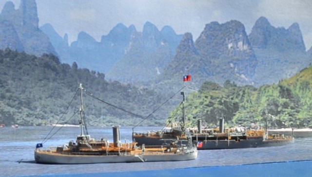 Chinesischer Seeflugzeugtender Wei Sheng und Kanonenboot Zhongshan (Chung Shan) (1/700)