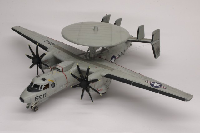 Luftraumüberwachungsflugzeug Gruman E-2C Hawkeye (1/48)