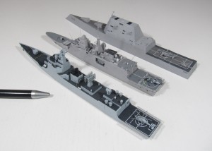 Lenkwaffenzerstörer Dazhou , Fregatte Provence und Lenkwaffenzerstörer USS Zumwalt (1/700)