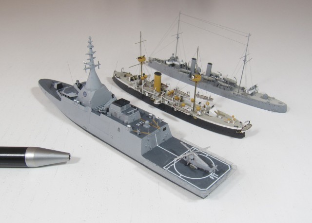 Korvette El Fateh, Geschützter Kreuzer Jingyuan und Torpedokreuzer Uruguay (1/700)