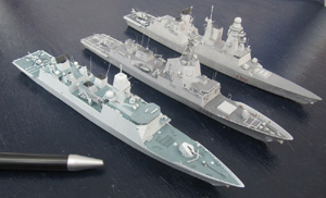 Fregatte Zr. Ms. Evertsen, Méndez Núñez und MMI Andrea Doria (1/700)