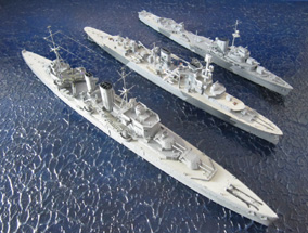 Schwerer Kreuzer HMS Exeter sowie Leichte Kreuzer Hr. Ms. Java und Hr. Ms. Tromp(1/700)