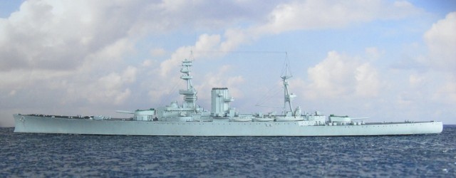 Großer Leichter Kreuzer HMS Glorious (1/700)