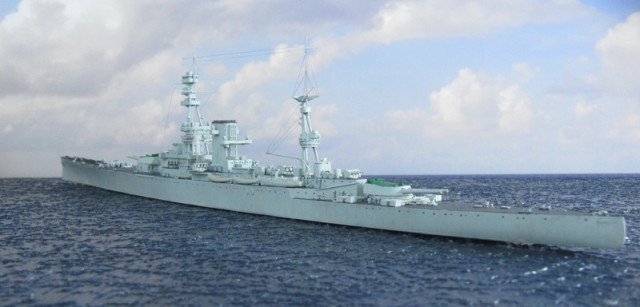 Großer Leichter Kreuzer HMS Glorious (1/700)