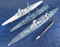 Großer Leichter Kreuzer HMS Glorious und Schwere Kreuzer USS Wichita und Admiral Hipper (1/700)
