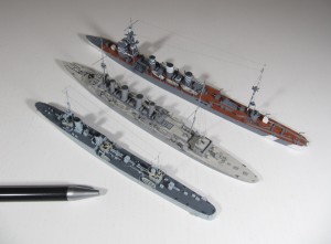 Leichtes Spähschiff Leone sowie Leichte Kreuzer HMS Southampton und Kiso (1/700)